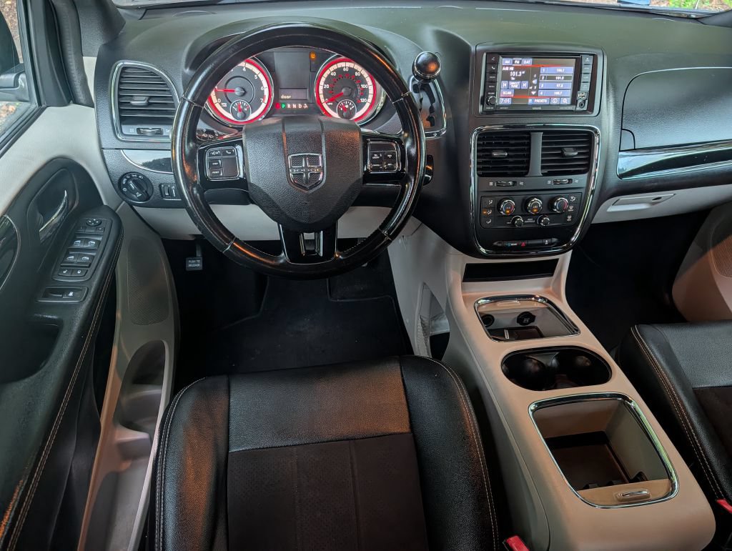Used 2020 Dodge Grand Caravan SXT FWD image 12