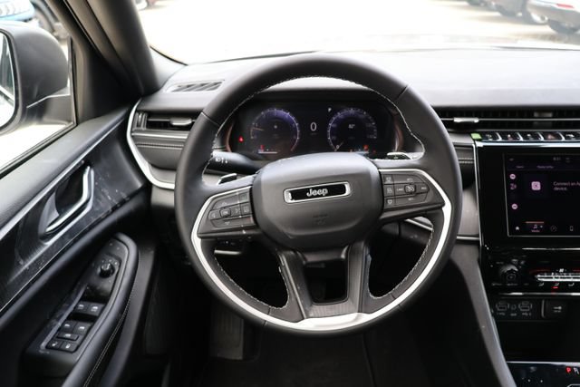 New 2026 Jeep Grand Cherokee Laredo w/ MOPAR Finishing Package RWD image 11