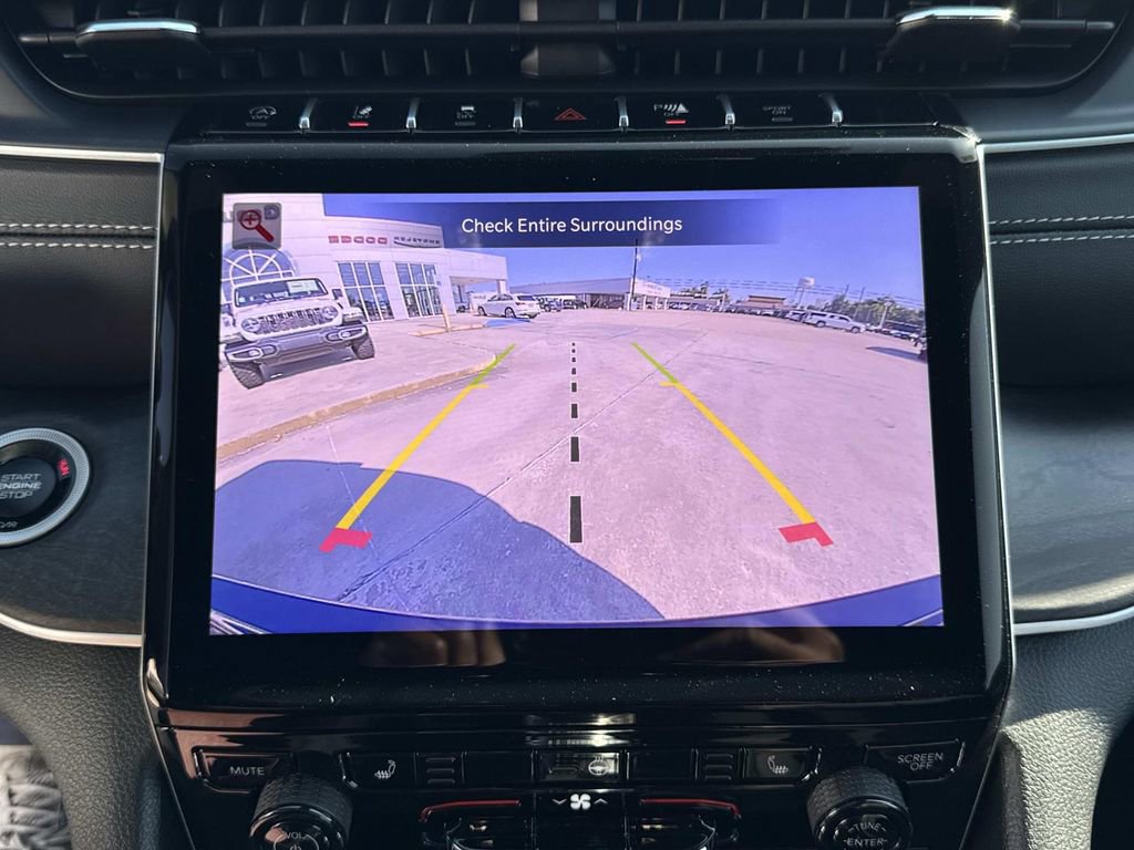 New 2025 Jeep Grand Cherokee Limited w/ Black Appearance Package image 43