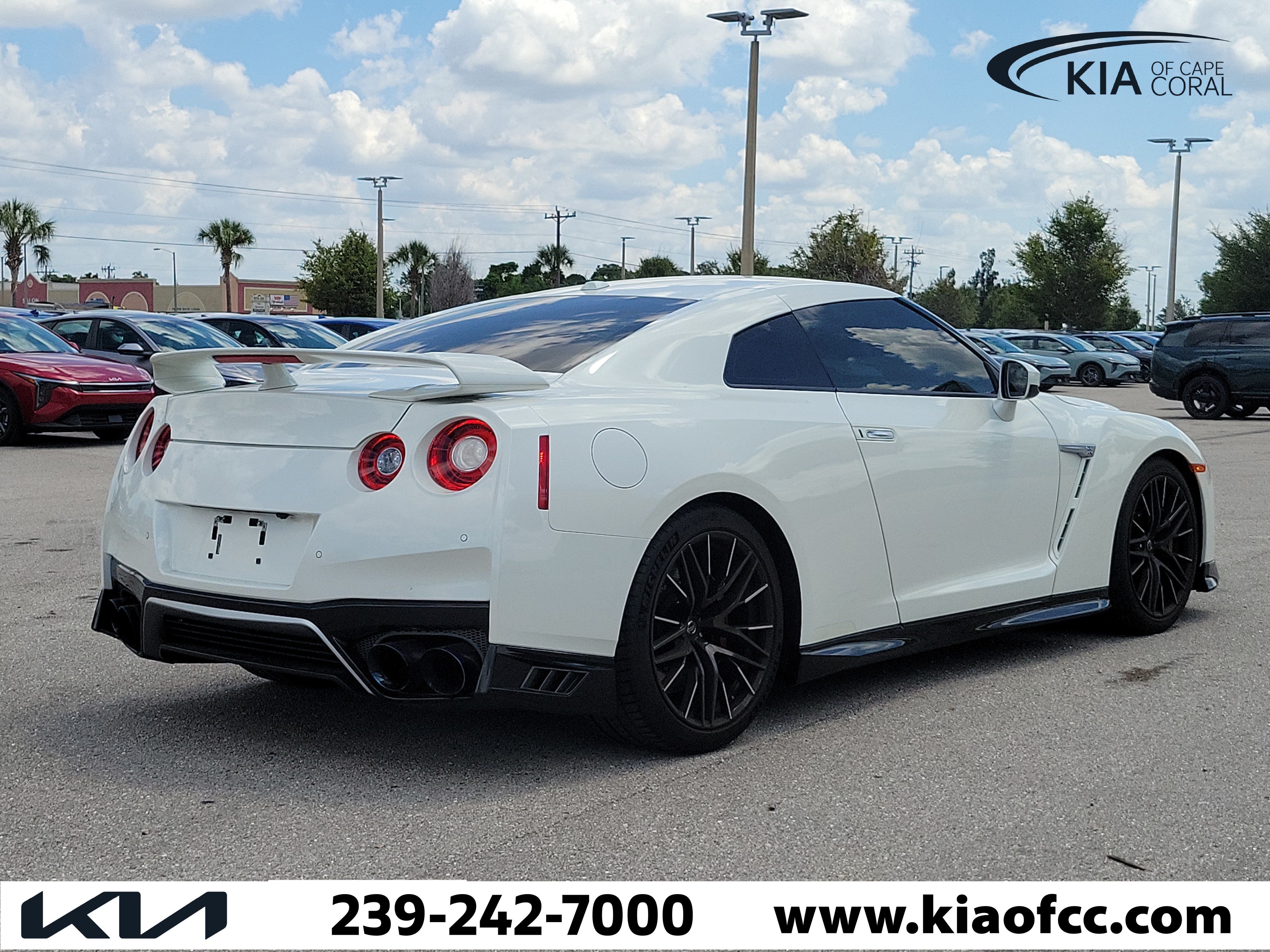 Used 2020 Nissan GT-R Premium AWD/4WD image 6