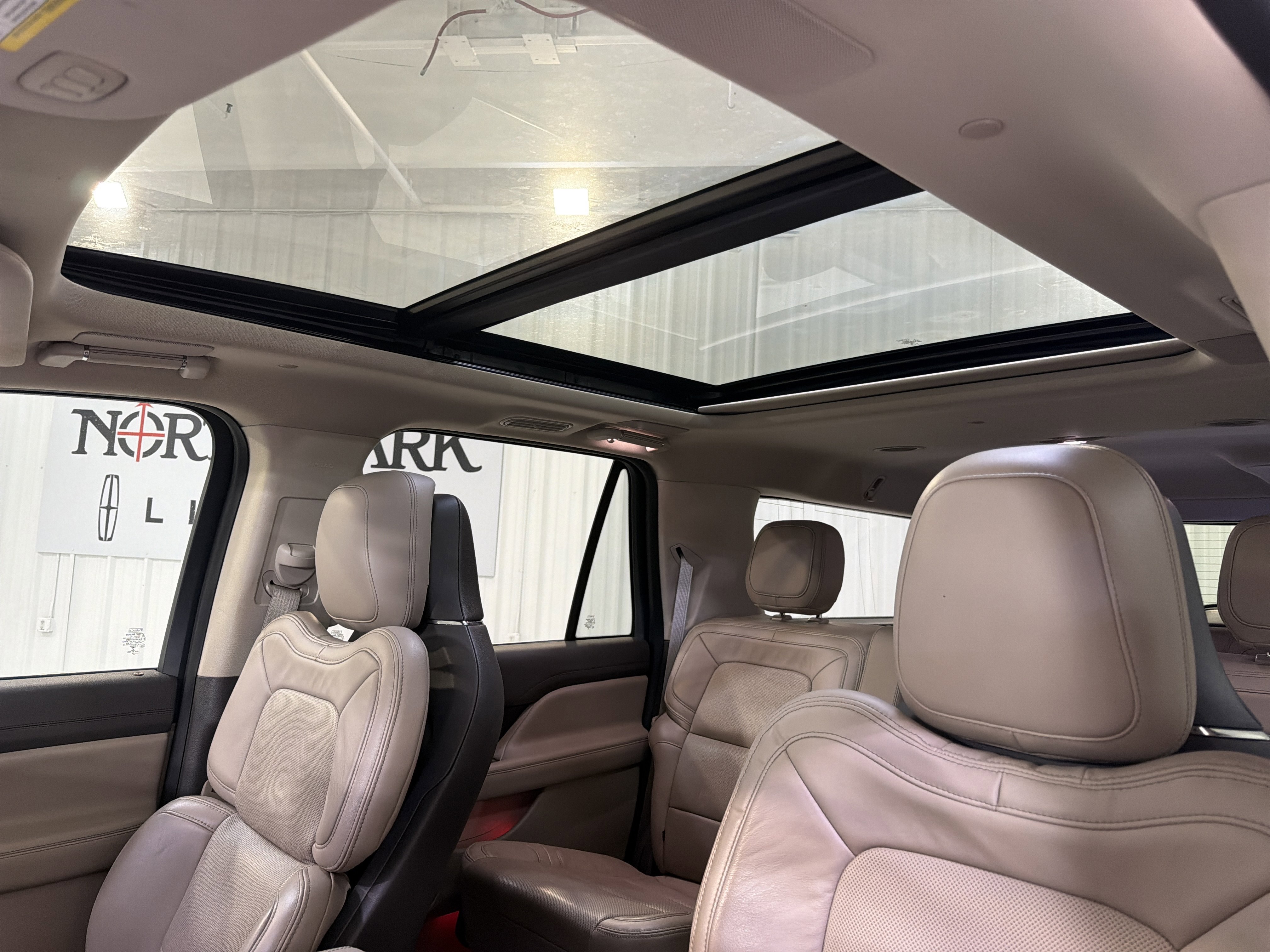 Used 2022 Lincoln Navigator L Reserve AWD/4WD image 14