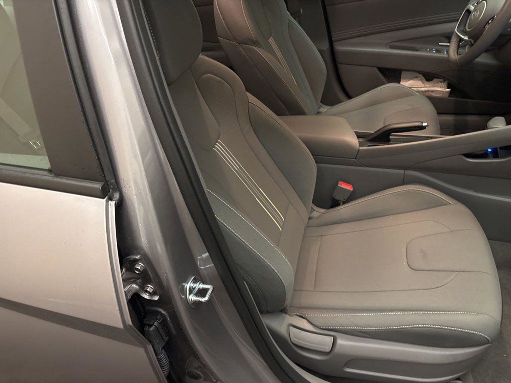 New 2025 Hyundai Elantra Sport image 23