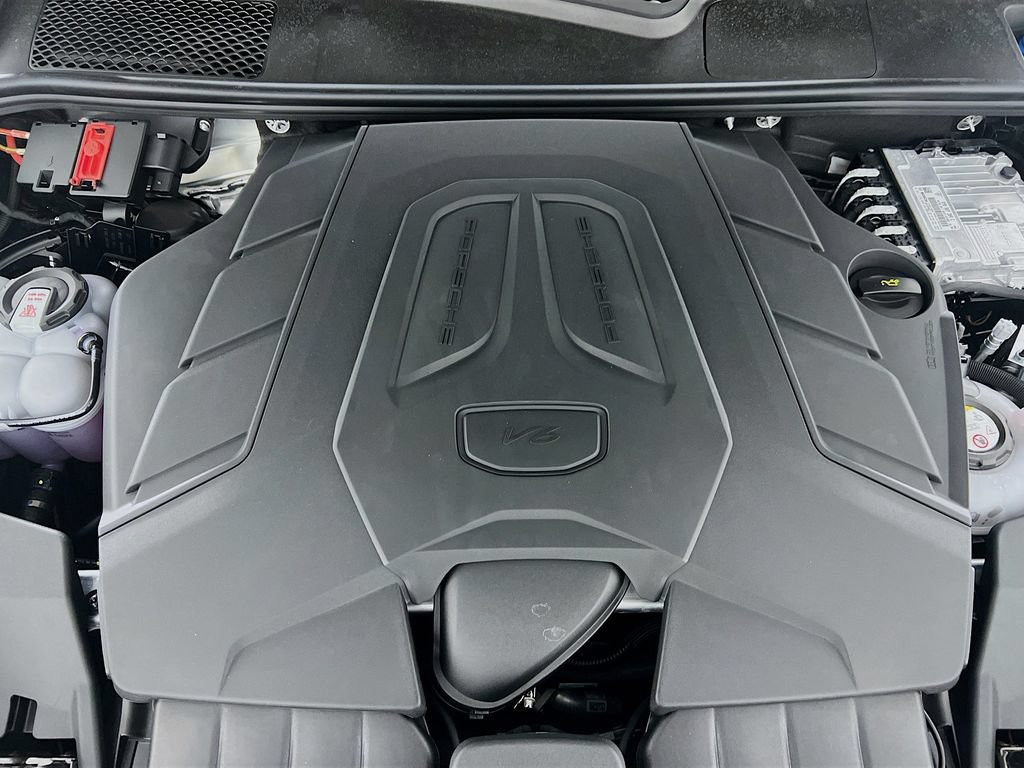 New 2026 Porsche Cayenne E-Hybrid Coupe AWD/4WD image 32