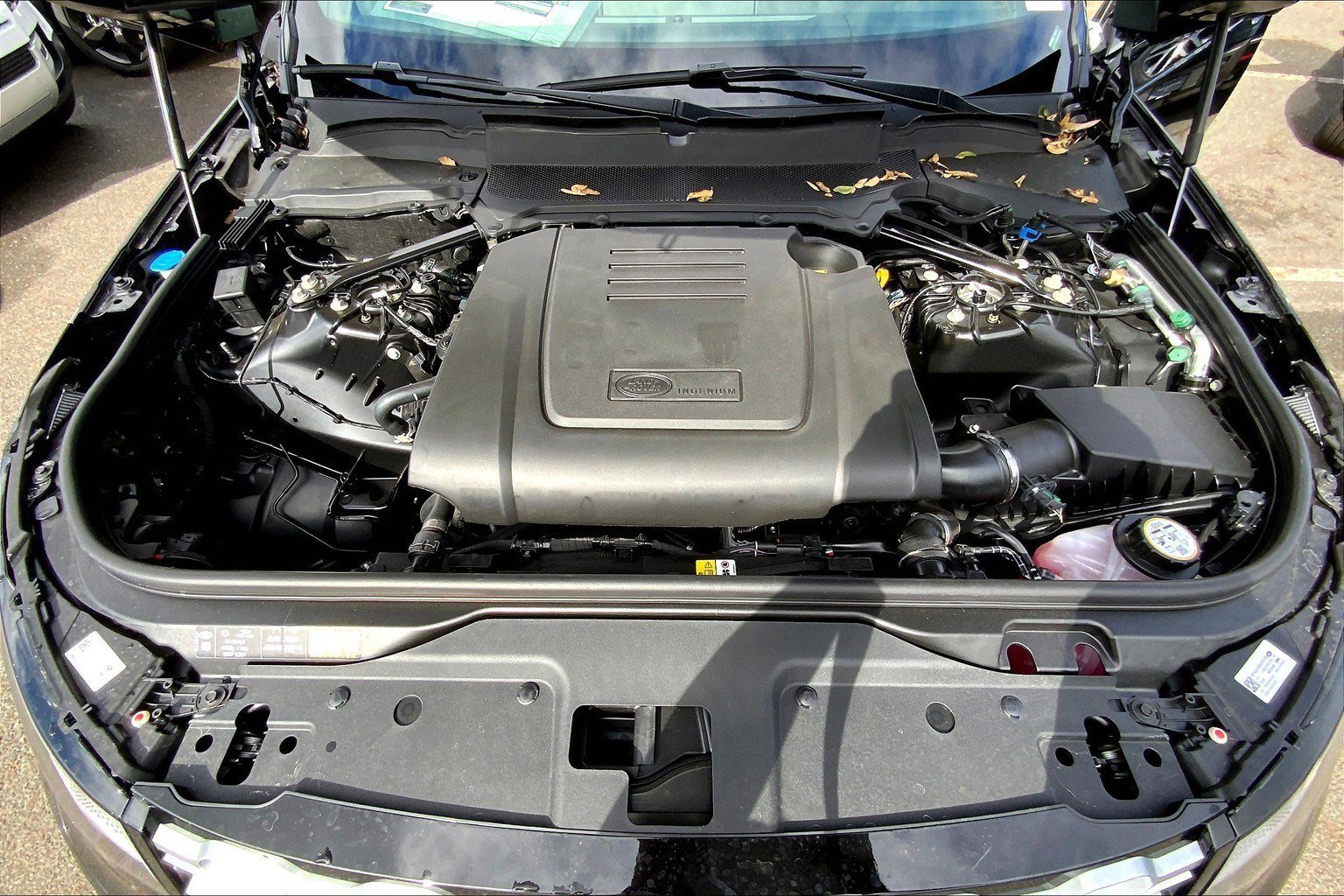 New 2025 Land Rover Discovery S image 12