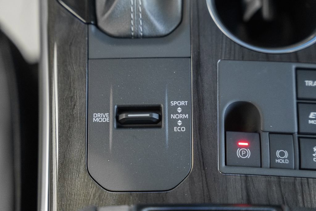 New 2026 Toyota Highlander Platinum image 28