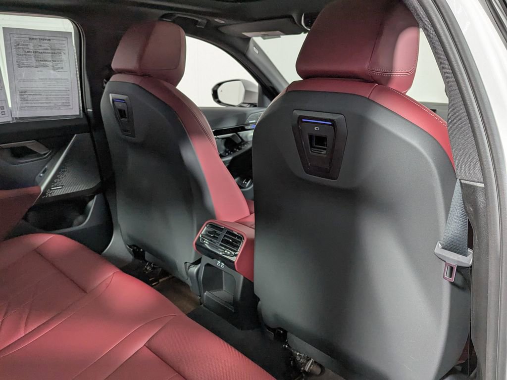 Used 2025 BMW 530i xDrive w/ M Sport Package image 40