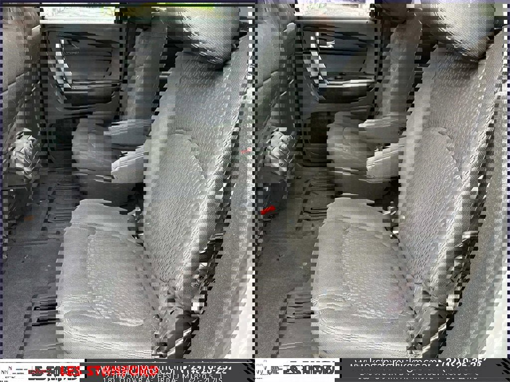 Used 2011 GMC Acadia SLE image 13