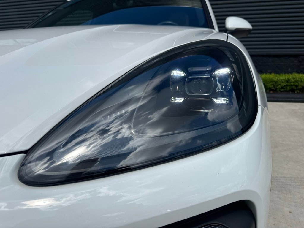 Certified 2023 Porsche Cayenne Platinum Edition image 13