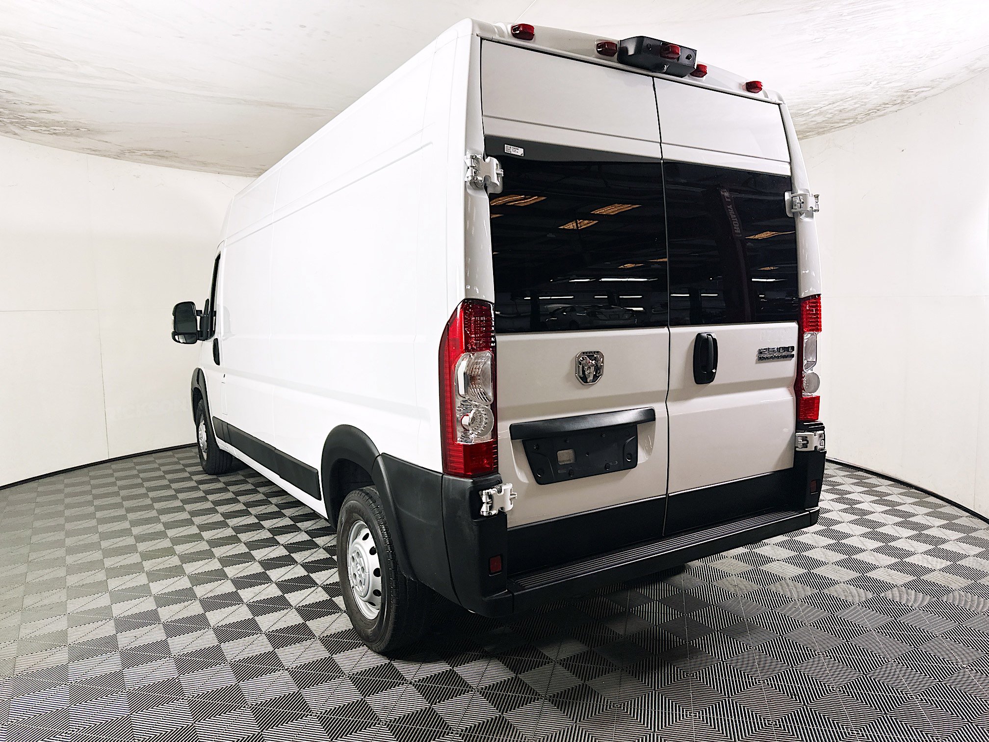 Used 2023 RAM ProMaster 2500 FWD image 5