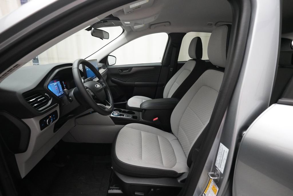 Used 2023 Ford Escape Active w/ Tech Pack #1 AWD/4WD image 7