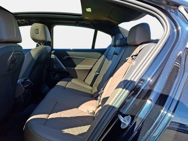 New 2027 BMW 550e xDrive AWD/4WD image 9