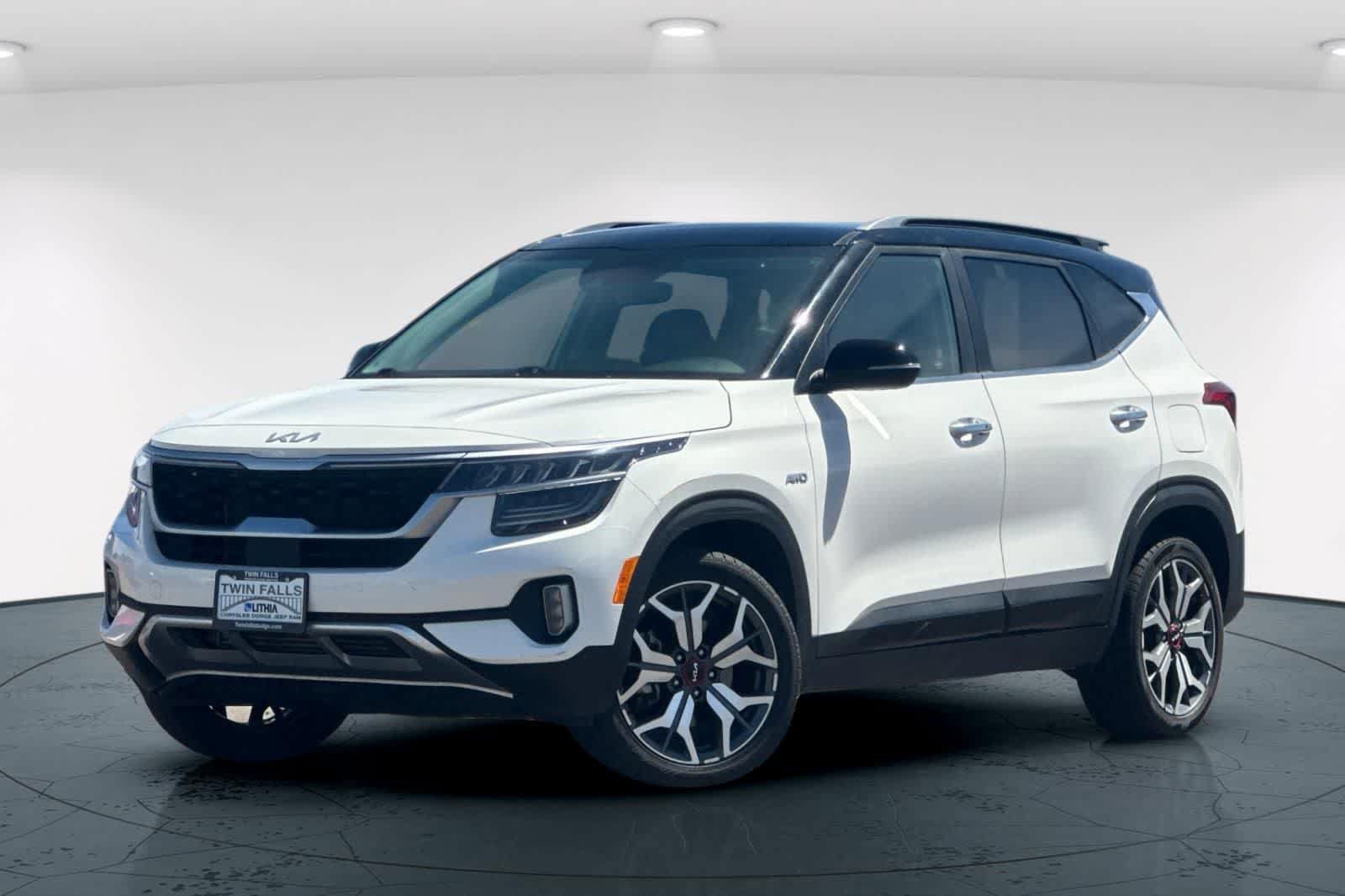 Used 2023 Kia Seltos SX AWD/4WD image 1