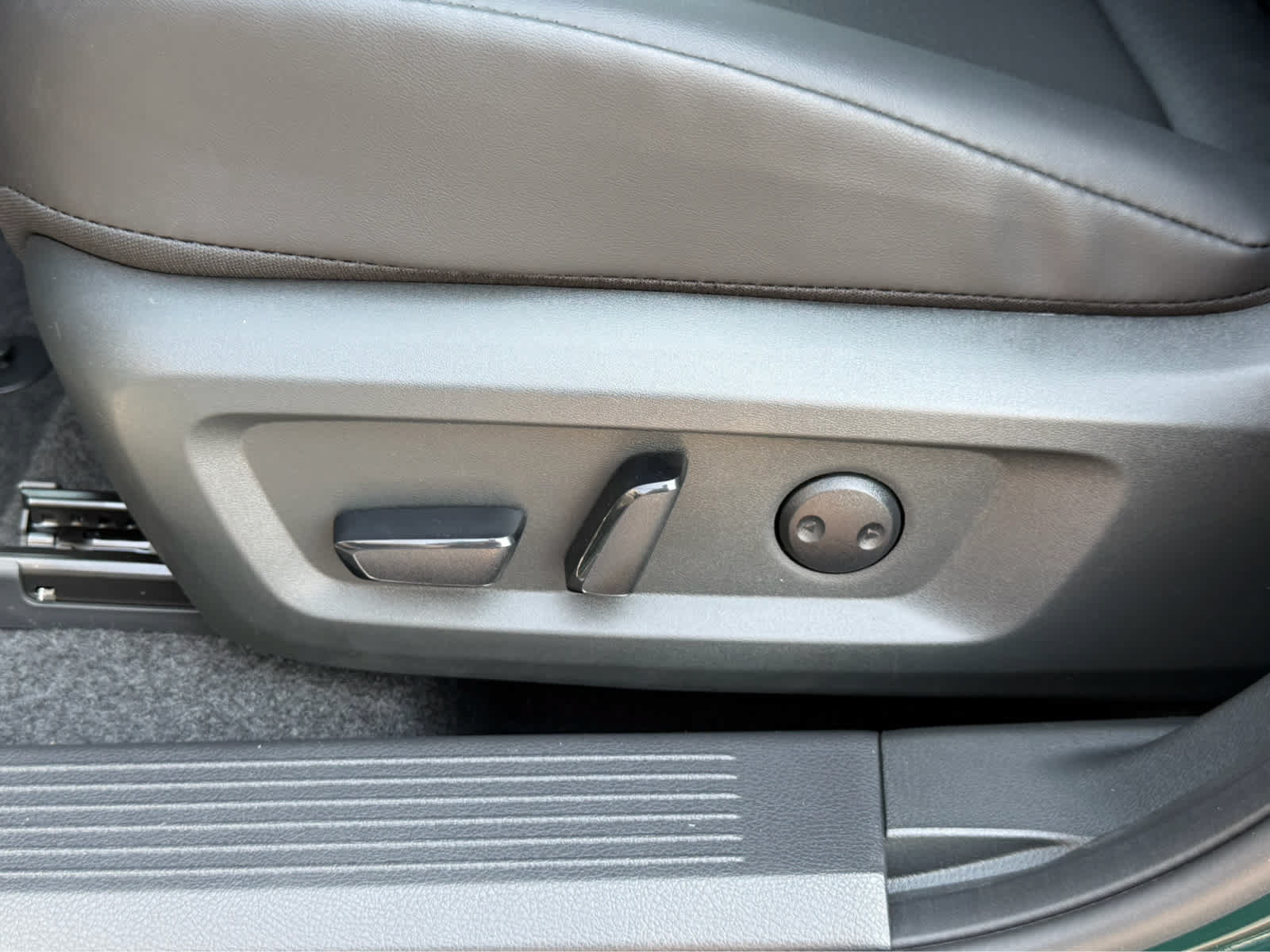 New 2026 Nissan Rogue Dark Armor AWD/4WD image 24