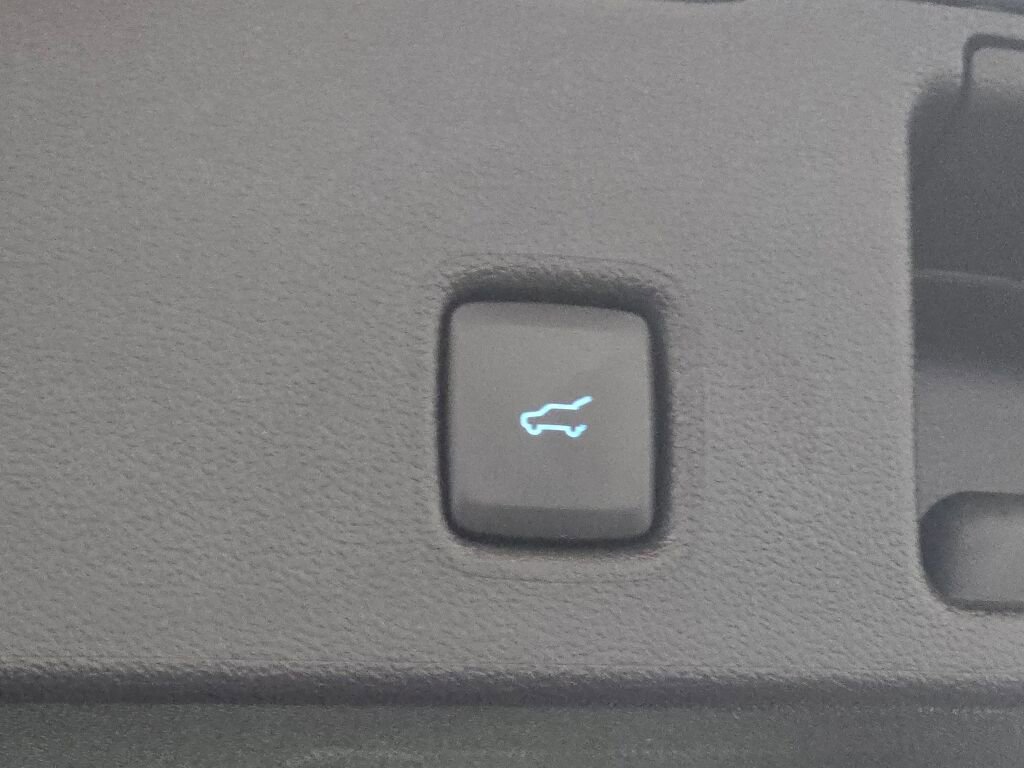 Used 2025 Ford Escape Platinum w/ Premium Technology Package image 21