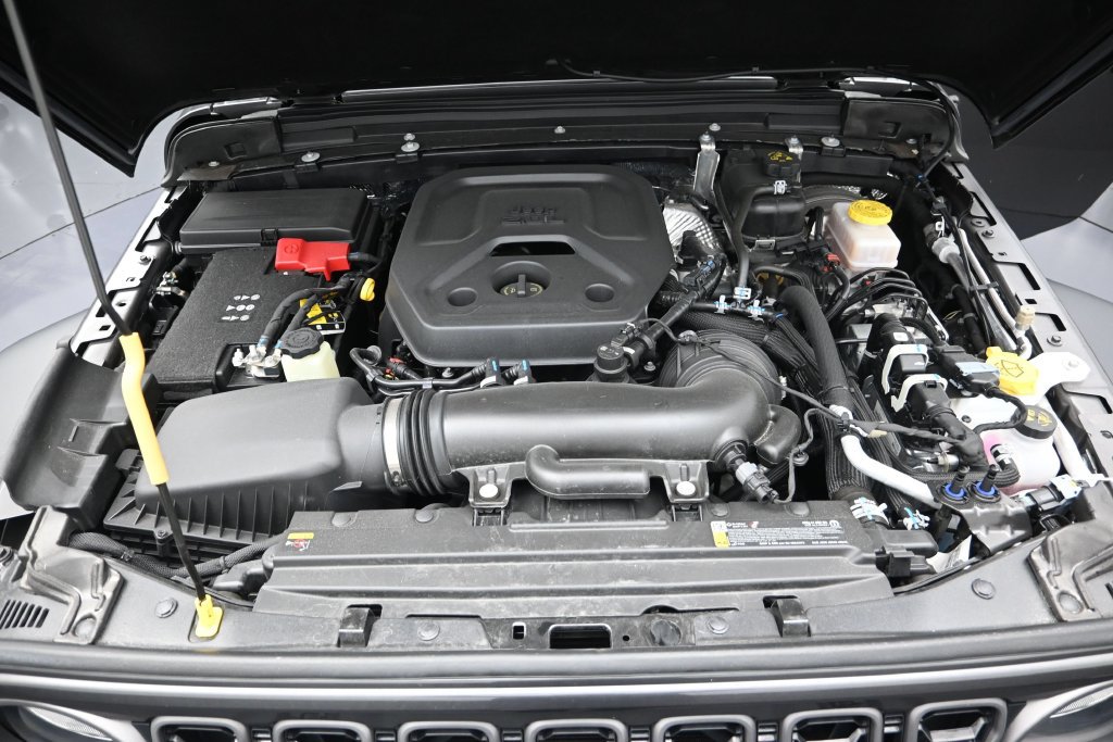 Used 2026 Jeep Wrangler Sport AWD/4WD image 14