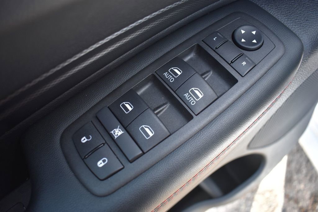 Used 2025 Dodge Durango GT AWD/4WD image 24