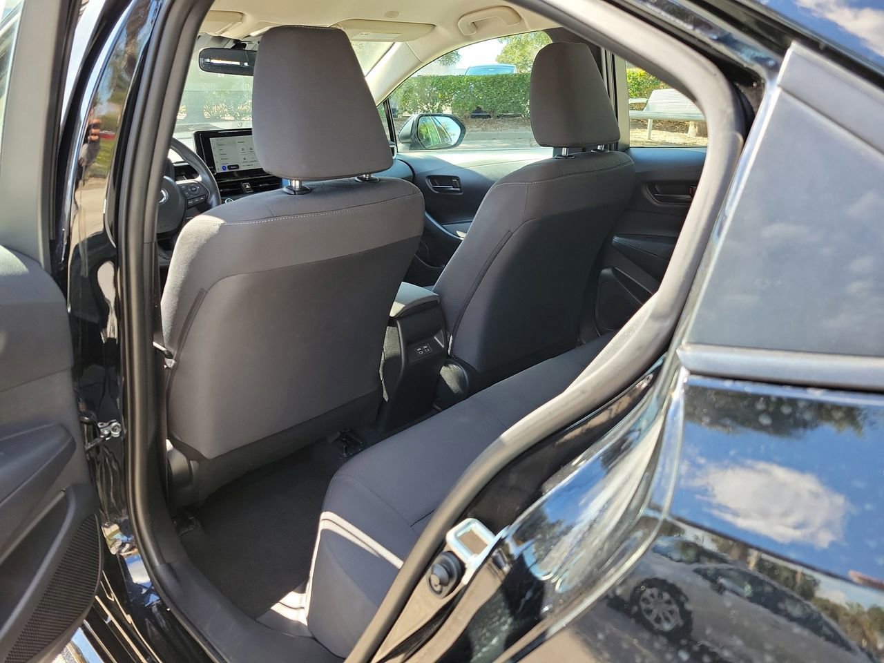 Used 2025 Toyota Corolla LE image 9