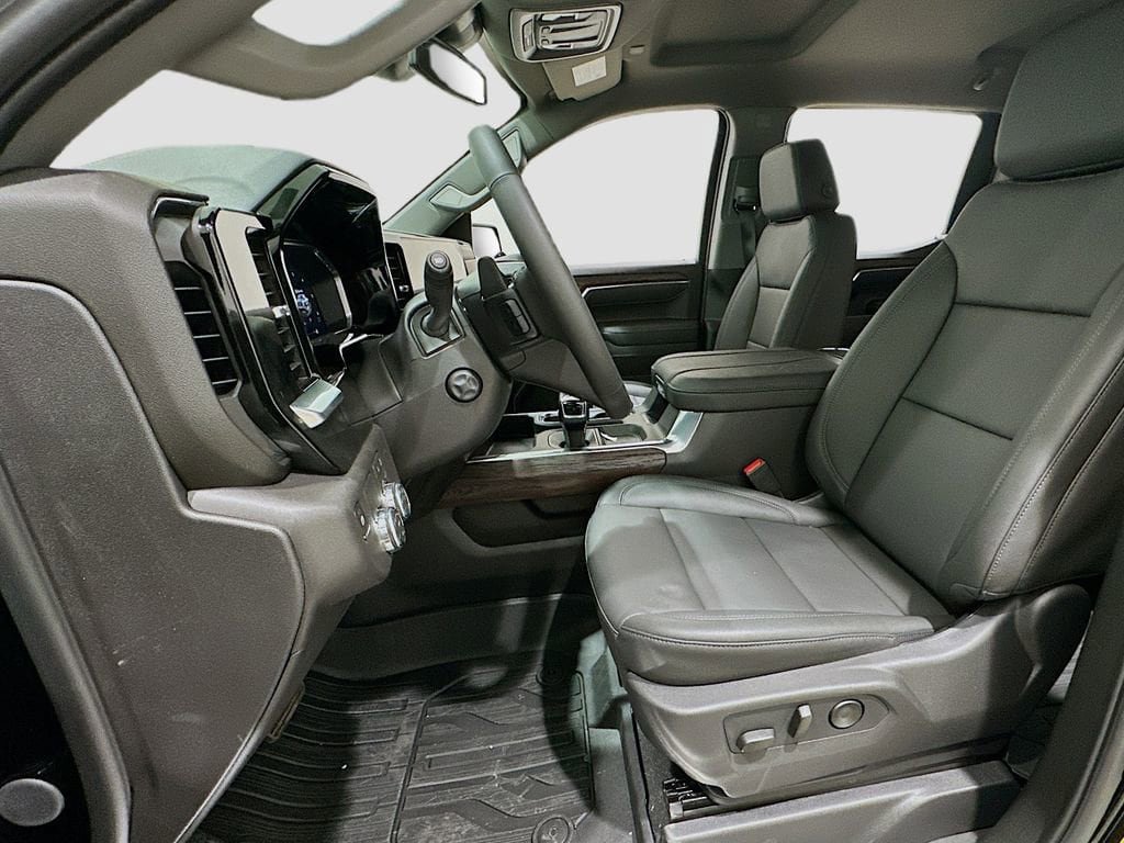 New 2026 GMC Sierra 1500 SLT RWD image 25