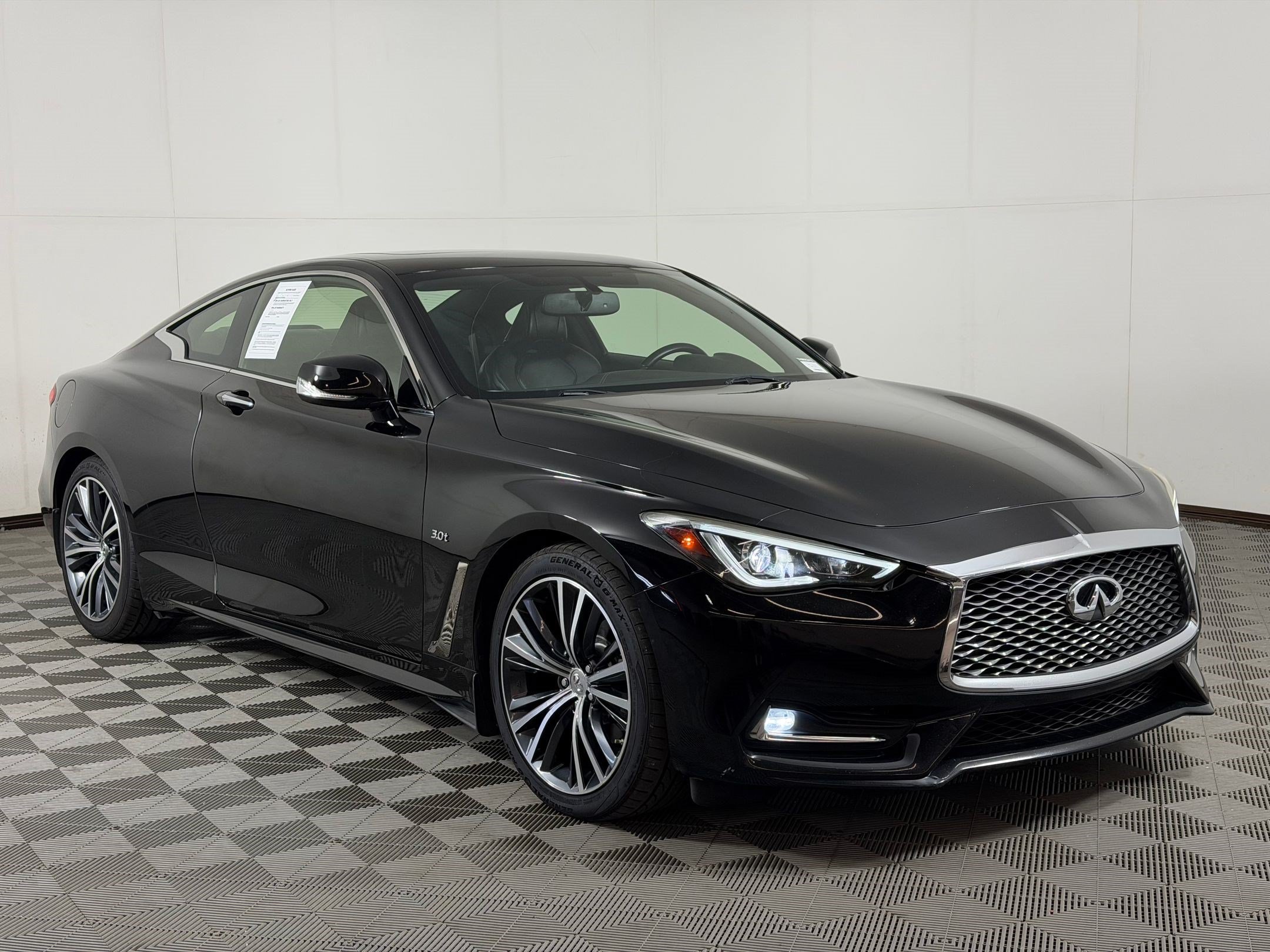 Used 2017 INFINITI Q60 3.0t w/ Premium Plus Package 3.0T AWD/4WD image 7