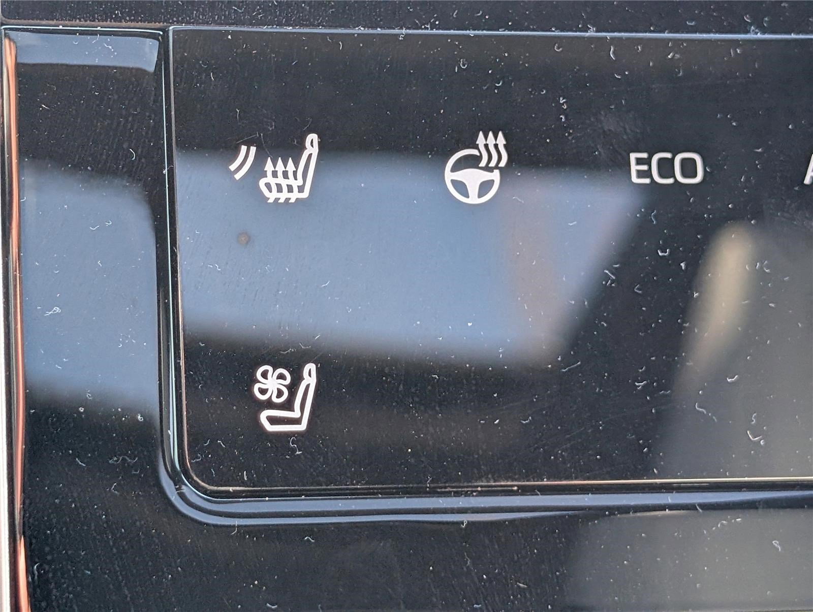 Used 2024 Toyota bZ4X Limited image 25