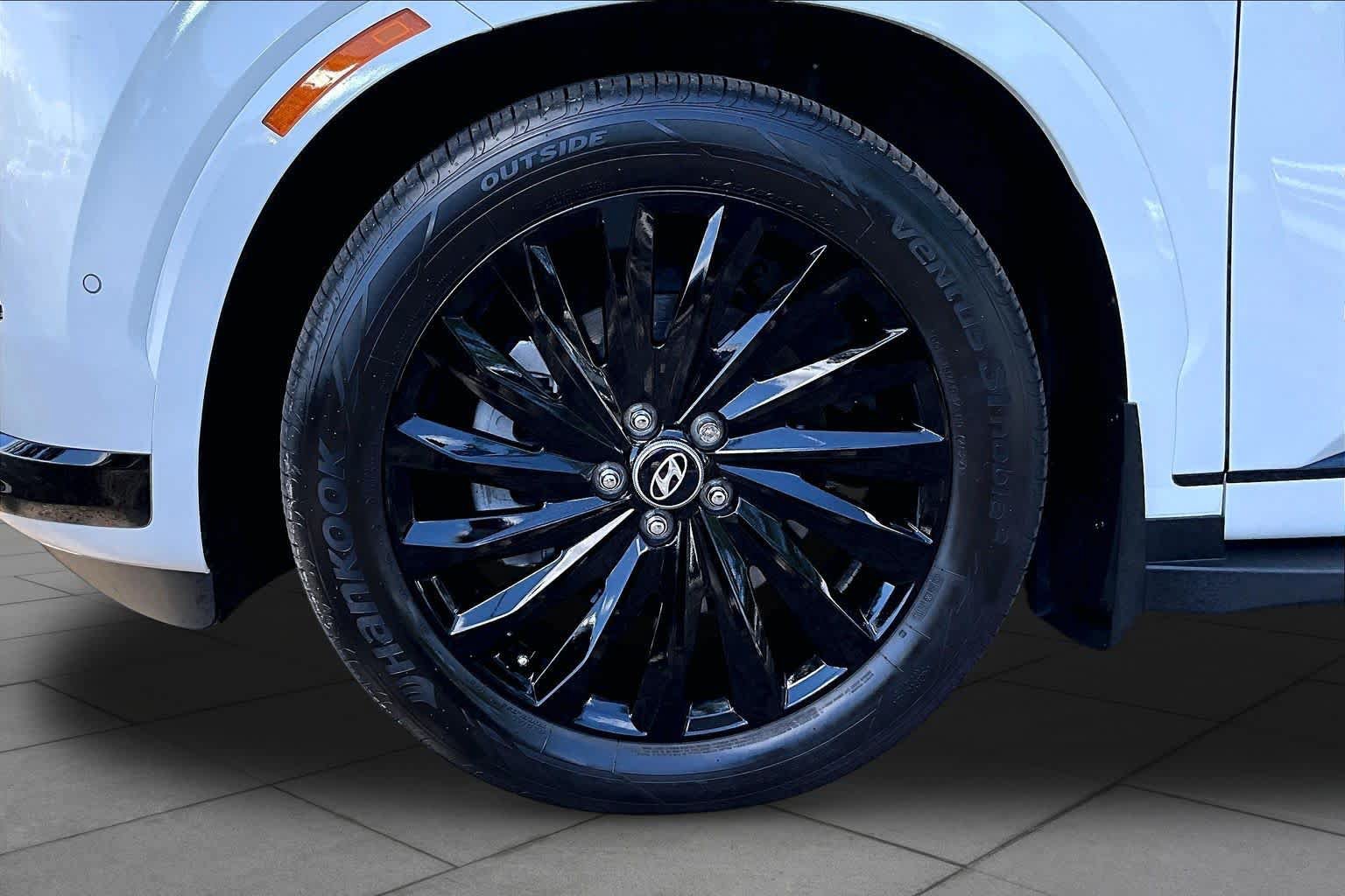 Used 2025 Hyundai Palisade Calligraphy AWD/4WD image 11