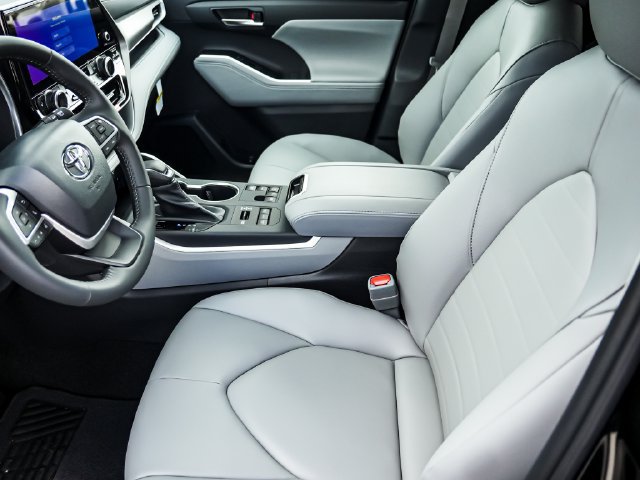 New 2026 Toyota Highlander XLE AWD/4WD image 10
