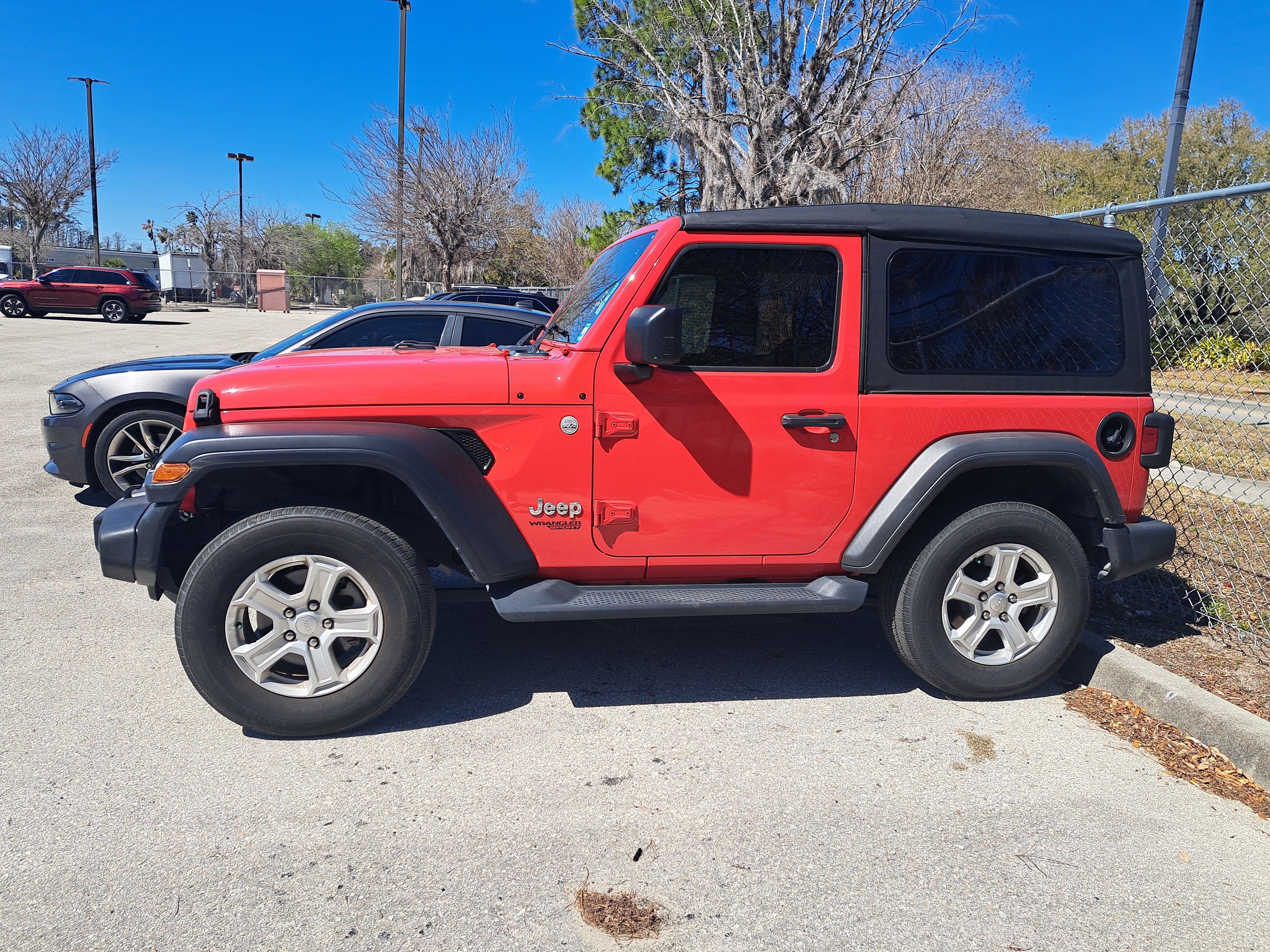 Used 2018 Jeep Wrangler Sport image 4