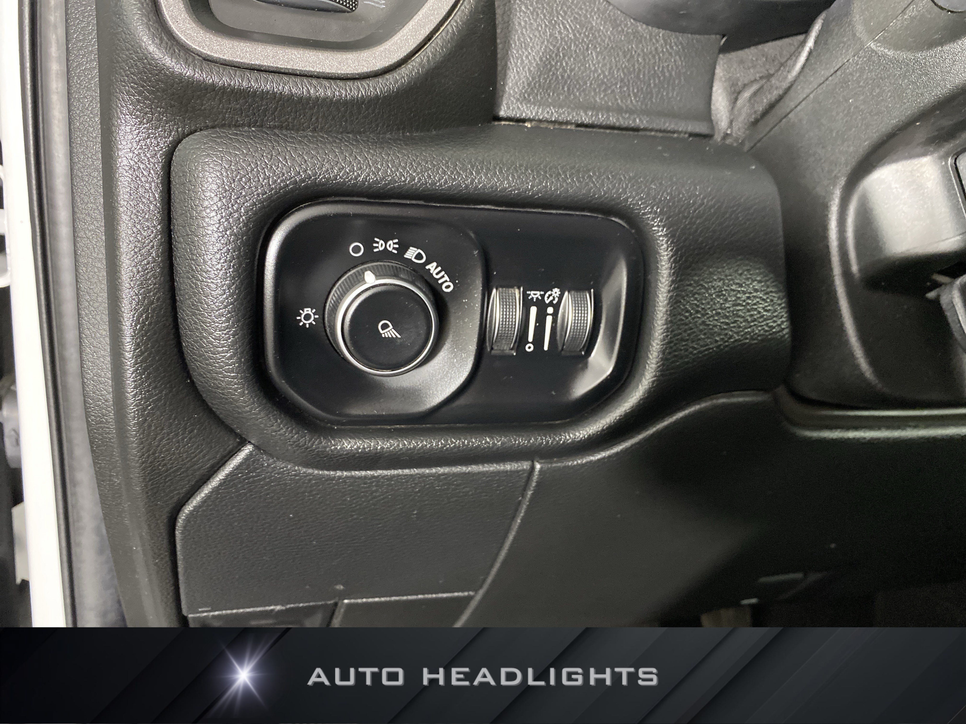 Used 2020 RAM 2500 Tradesman w/ Chrome Appearance Group AWD/4WD image 21