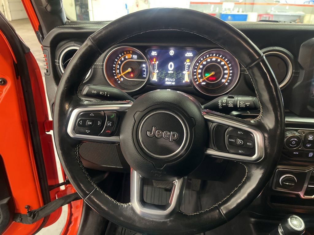 Used 2019 Jeep Wrangler Unlimited Sahara w/ Dual Top Group AWD/4WD image 27