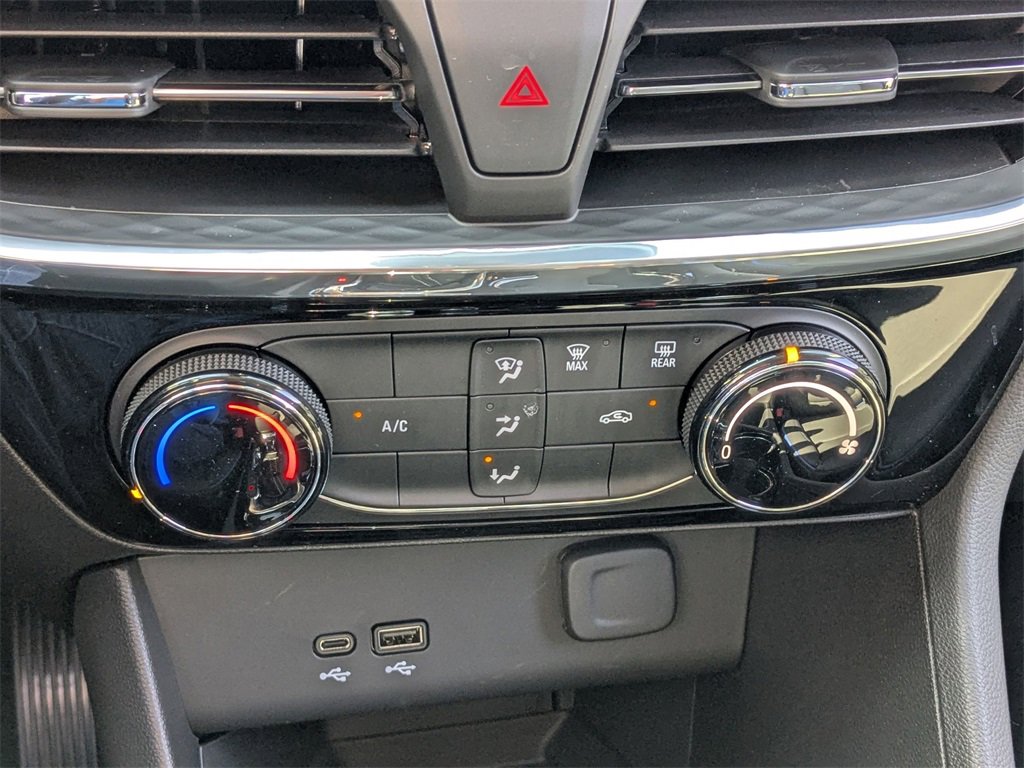 New 2025 Buick Encore GX Sport Touring image 19