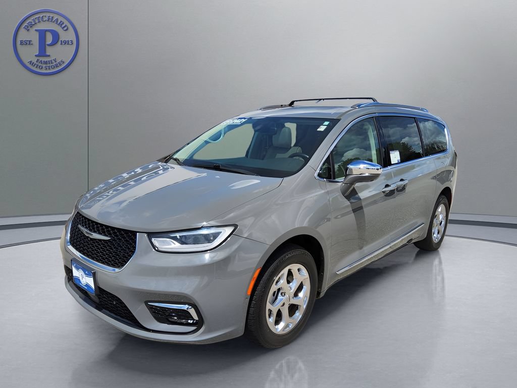 Used 2021 Chrysler Pacifica Limited w/ Premium & Safety Sphere Group AWD/4WD image 3