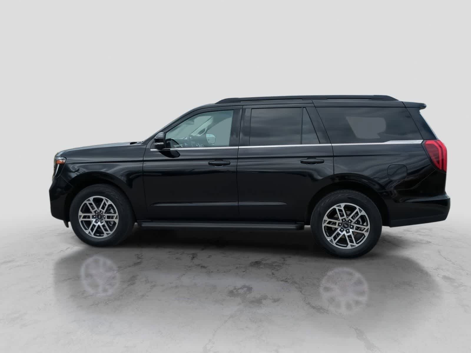 Used 2025 Ford Expedition Active AWD/4WD image 5
