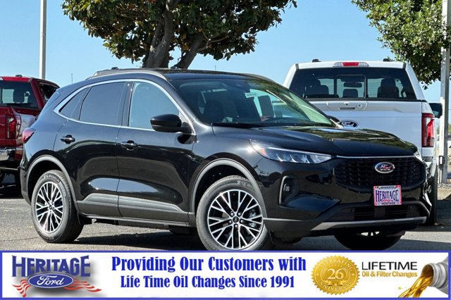 New 2025 Ford Escape SE w/ Class II Trailer Tow Package image 2