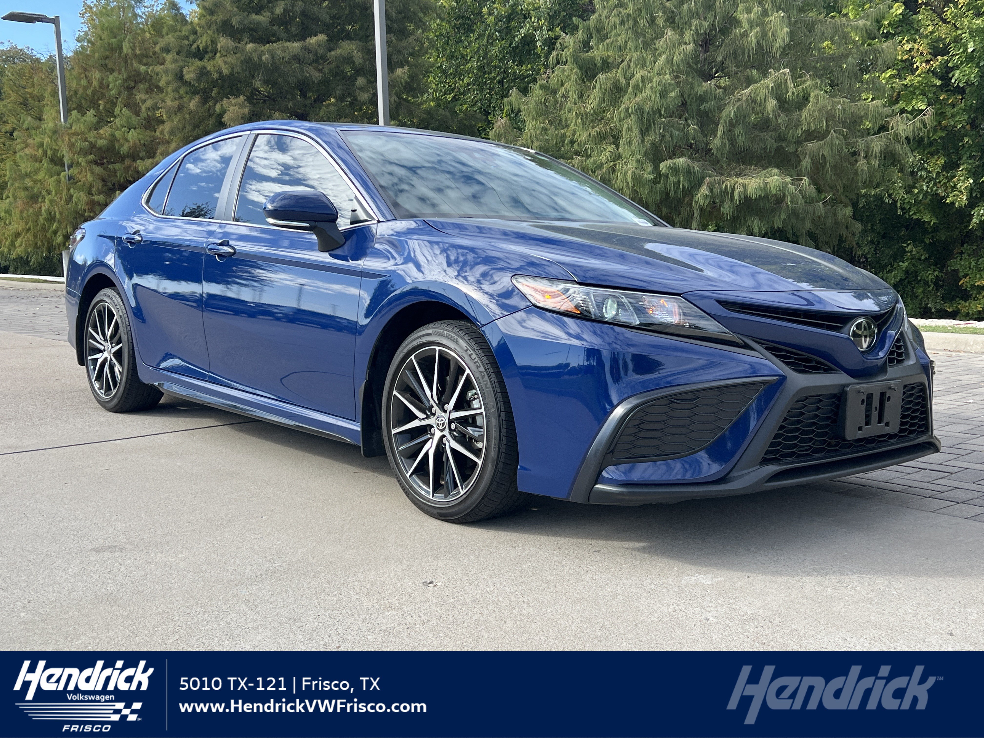 Used 2024 Toyota Camry SE FWD image 1