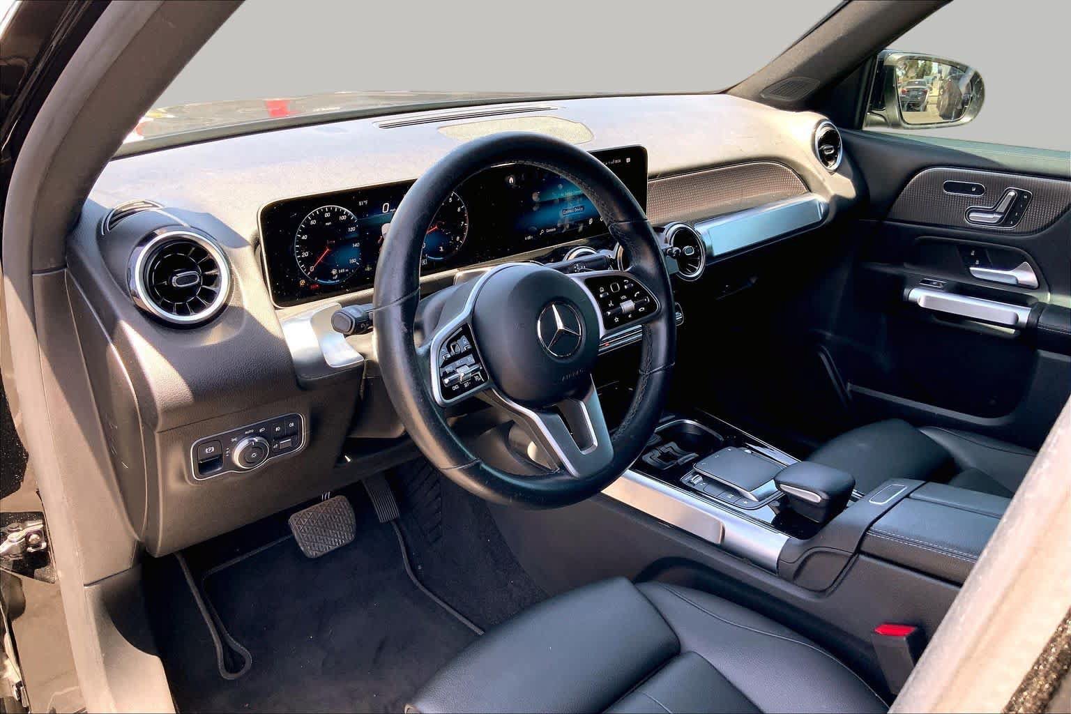 Used 2021 Mercedes-Benz GLB 250 4MATIC image 17