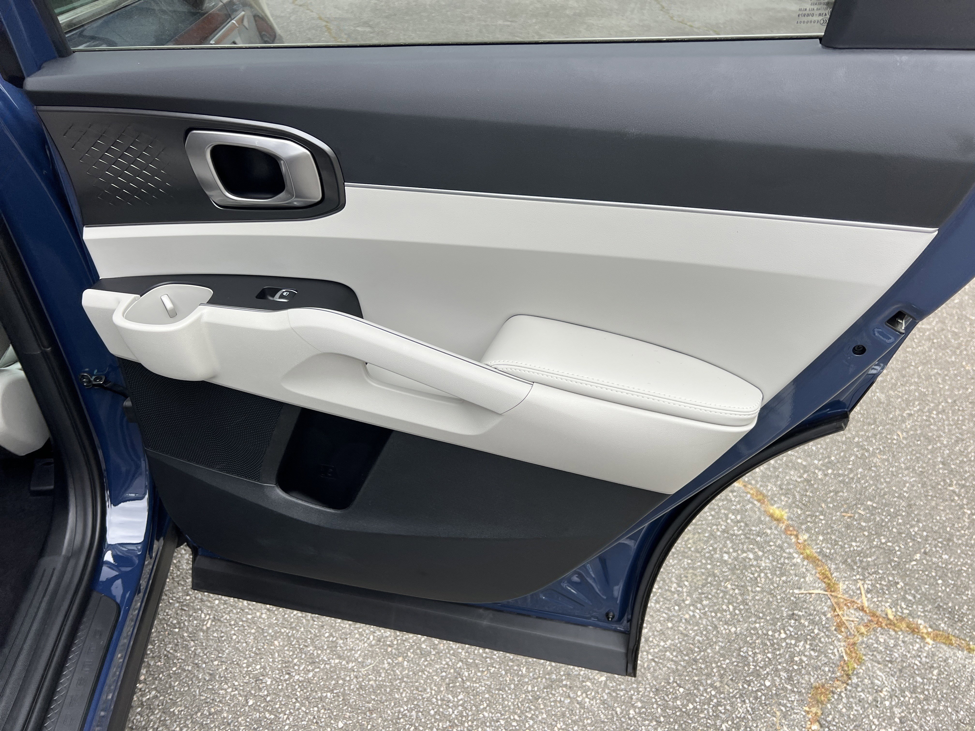 Certified 2025 Kia Sorento S w/ Panoramic Sunroof Package image 16