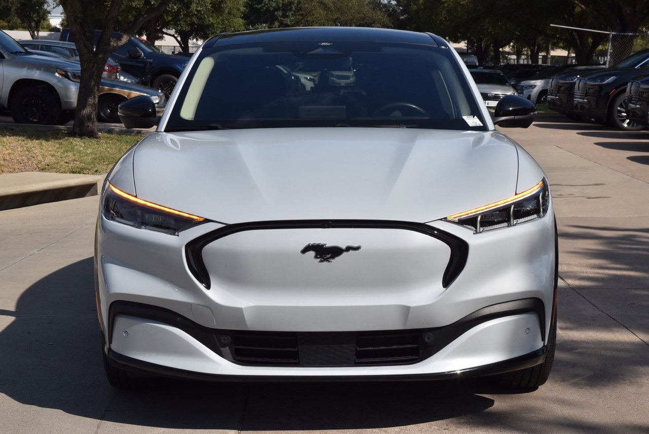 Certified 2023 Ford Mustang Mach-E Premium AWD/4WD image 3
