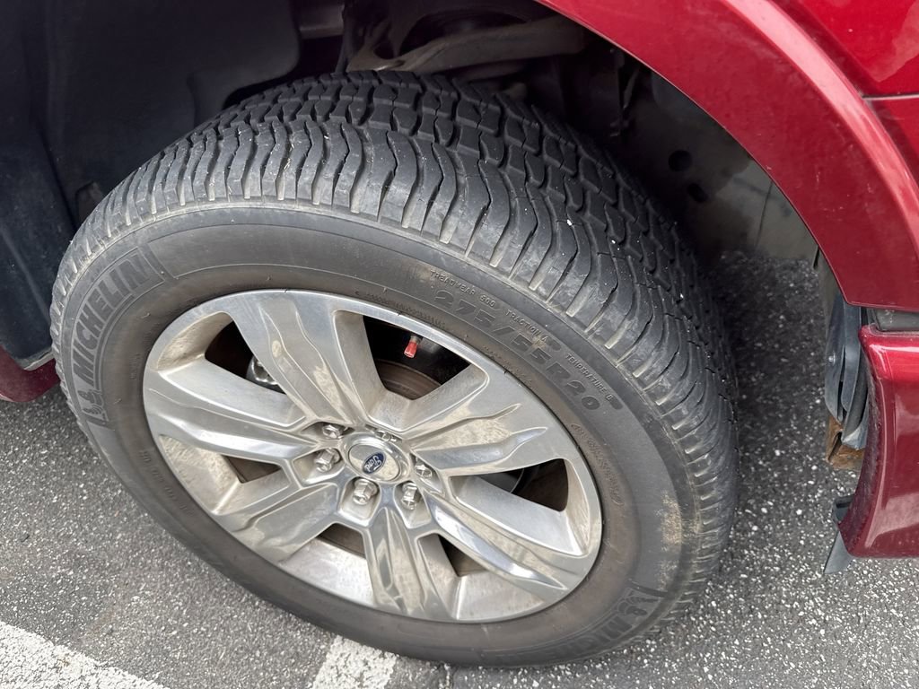 Used 2017 Ford F150 Platinum w/ Equipment Group 701A Luxury image 3