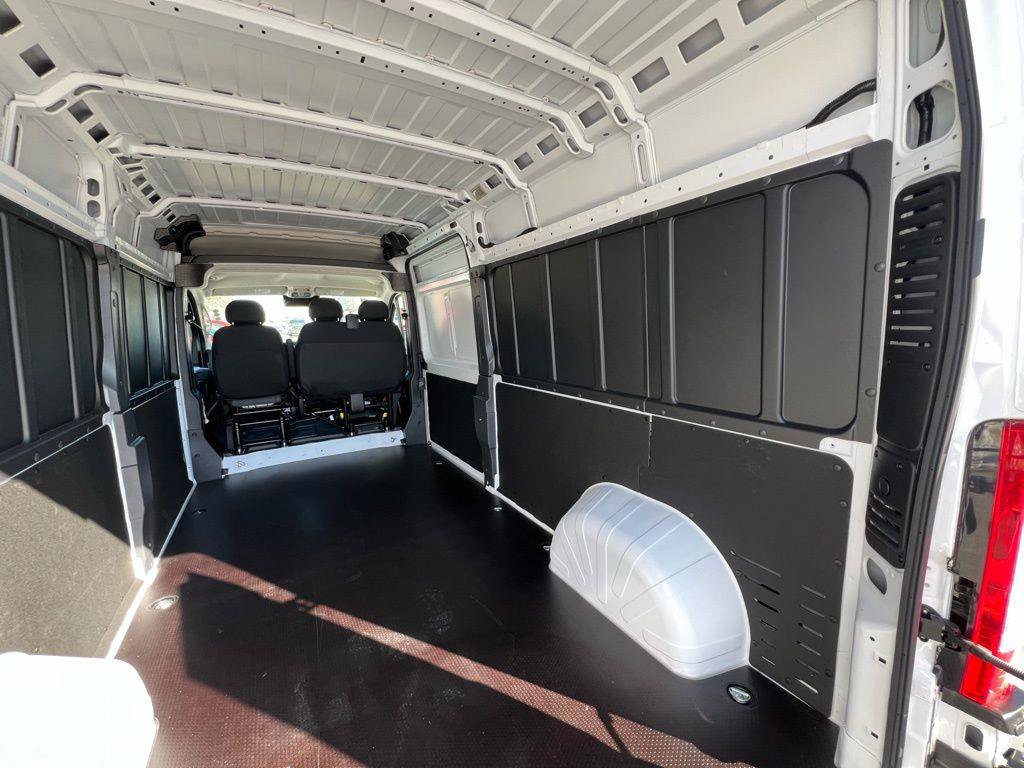Used 2024 RAM ProMaster 2500 image 21
