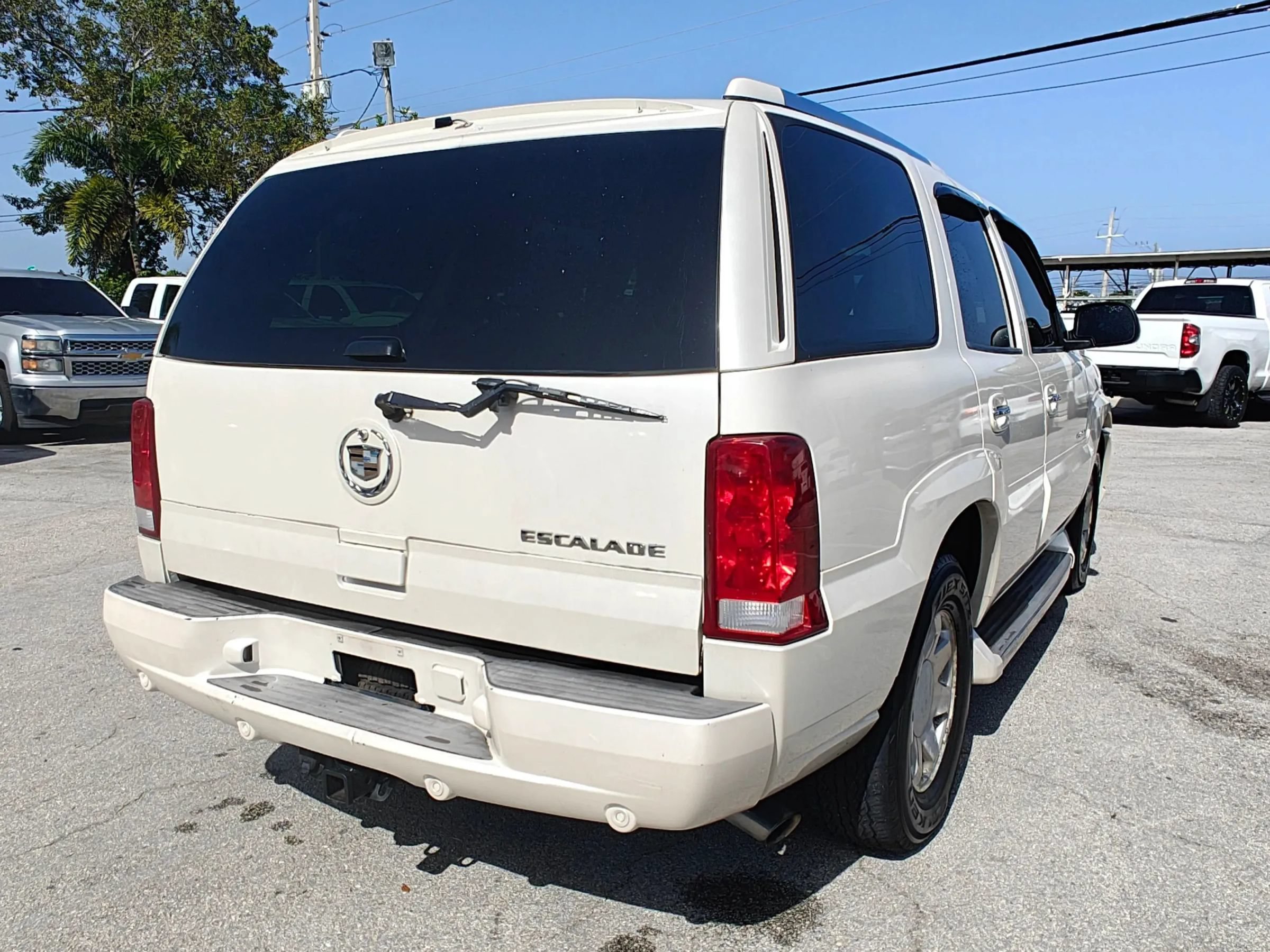 Used 2005 Cadillac Escalade 2WD image 9