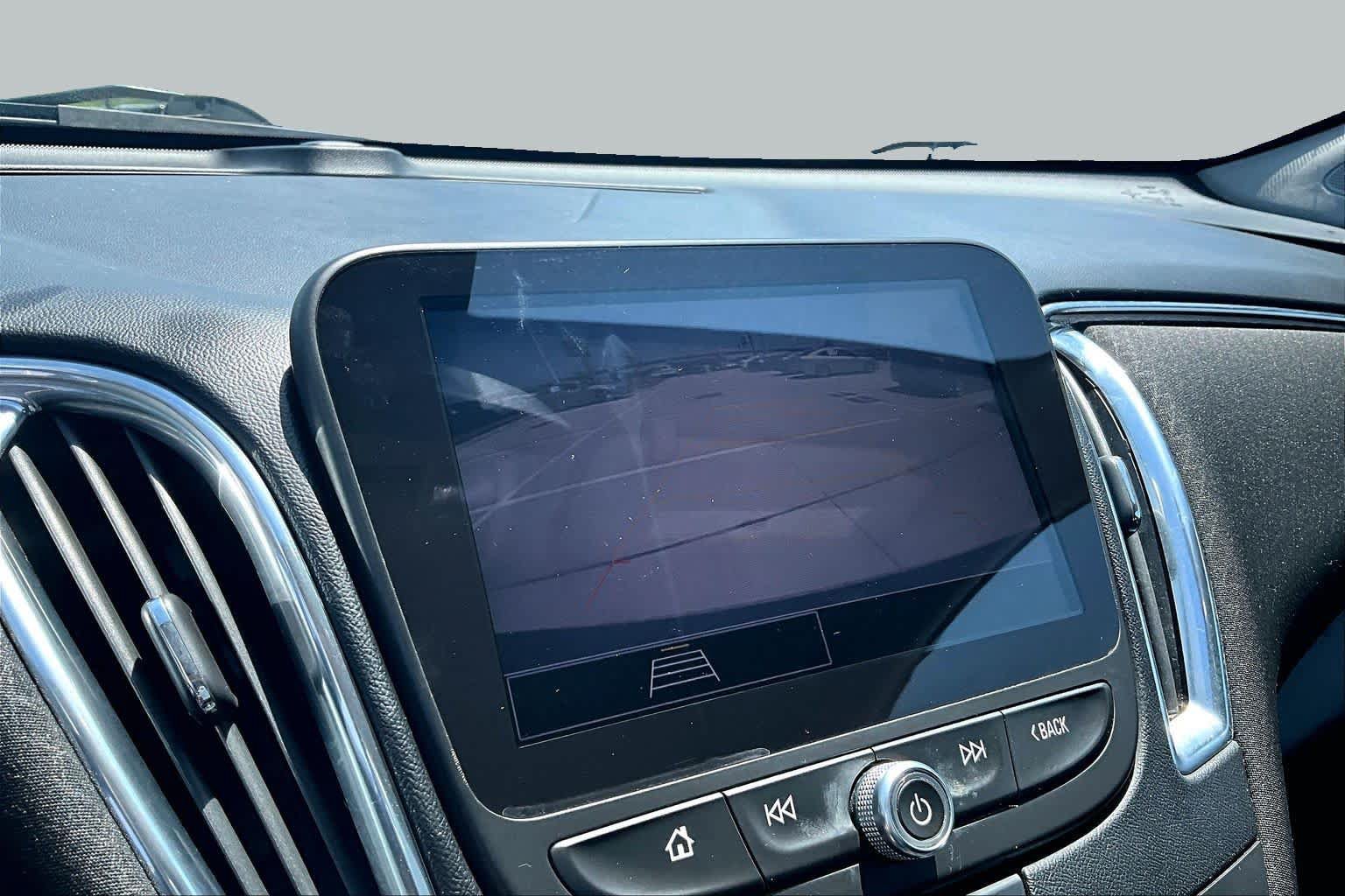 Used 2021 Chevrolet Malibu LT FWD image 26