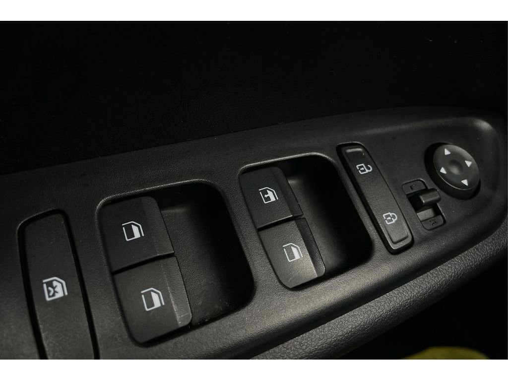 Used 2023 Hyundai Venue SE image 26