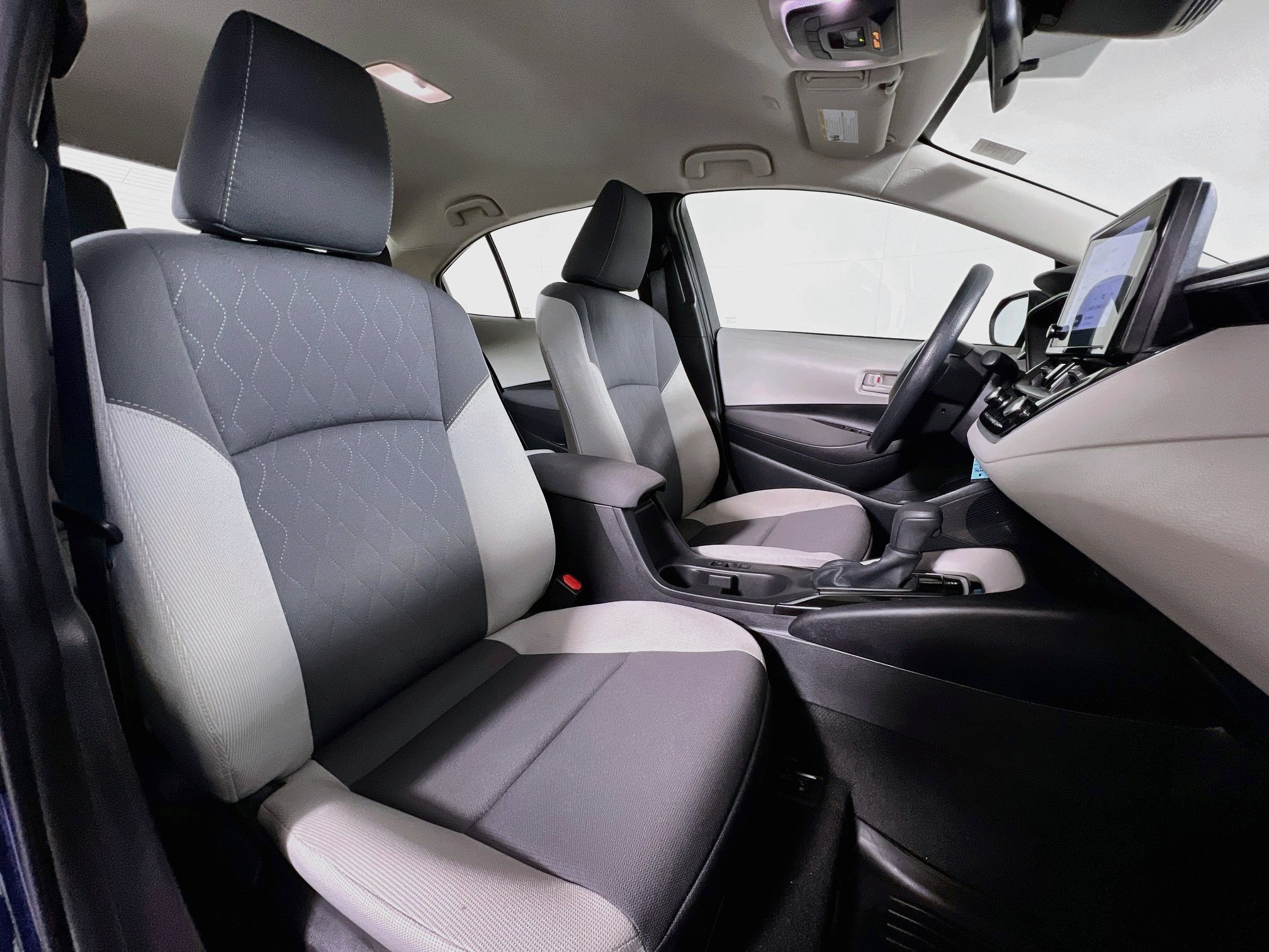 Certified 2025 Toyota Corolla LE FWD image 23