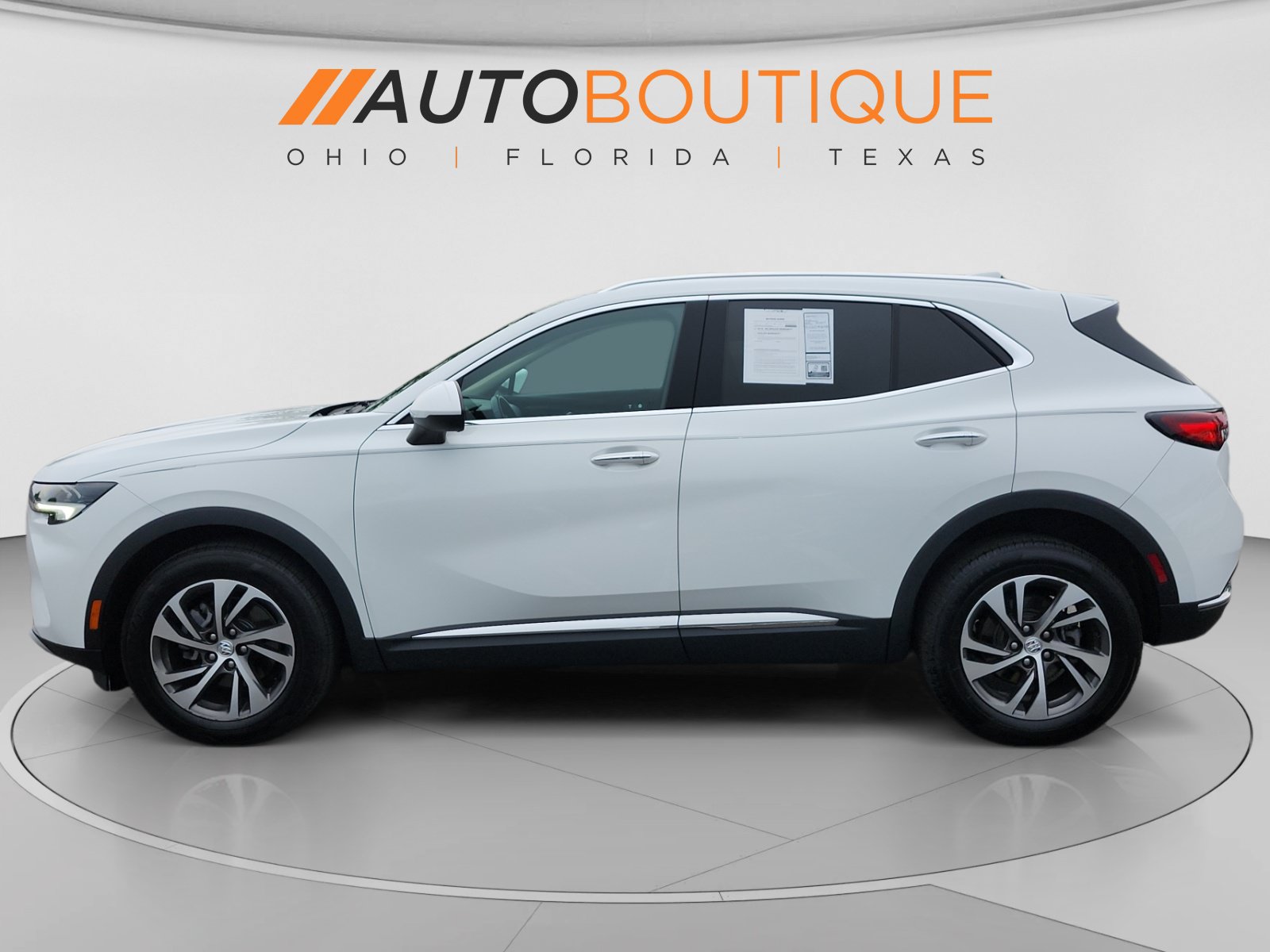 Used 2022 Buick Envision Essence w/ Safety Package FWD image 2