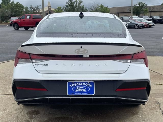 Used 2025 Hyundai Elantra Sport FWD image 2