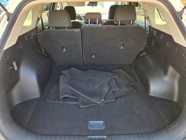 Used 2025 Kia Sportage LX FWD image 18