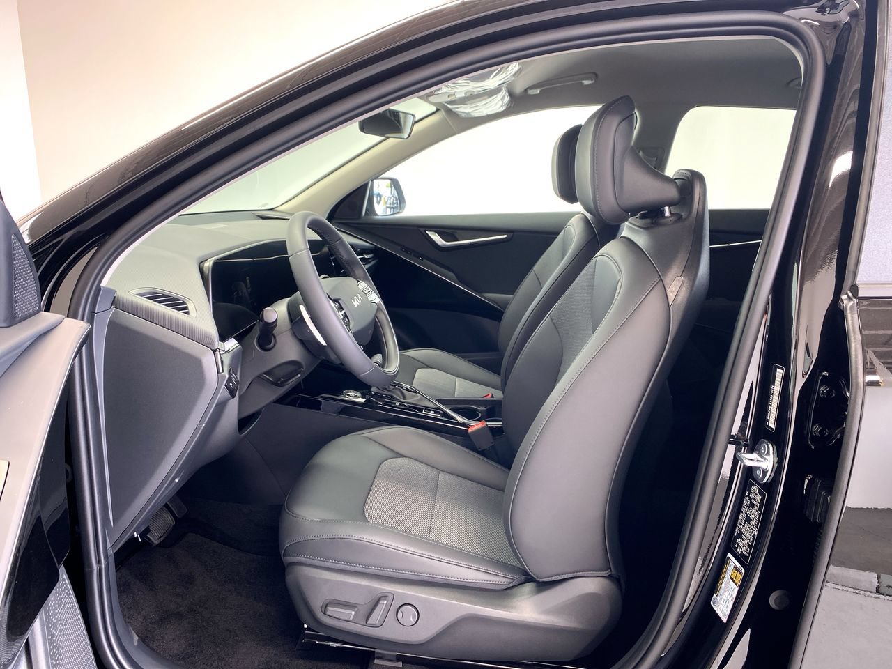 New 2026 Kia Niro EX FWD image 16
