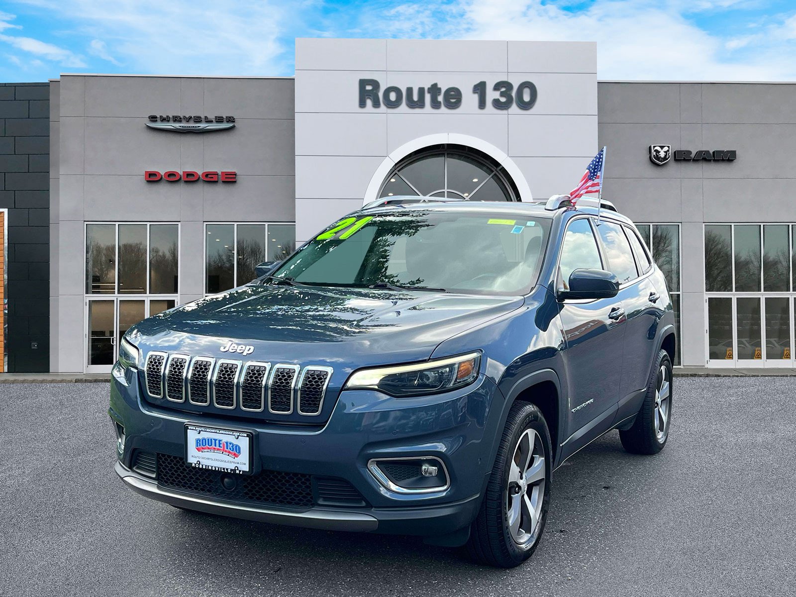 Used 2021 Jeep Cherokee Limited w/ Mopar Interior Package AWD/4WD image 2