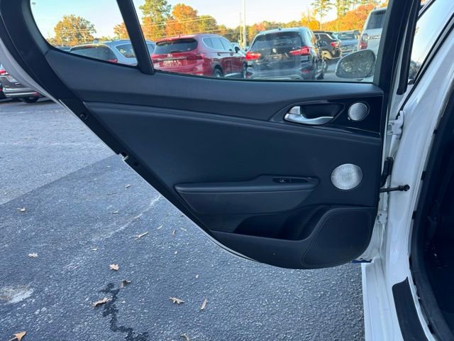 Used 2018 Kia Stinger Premium image 15