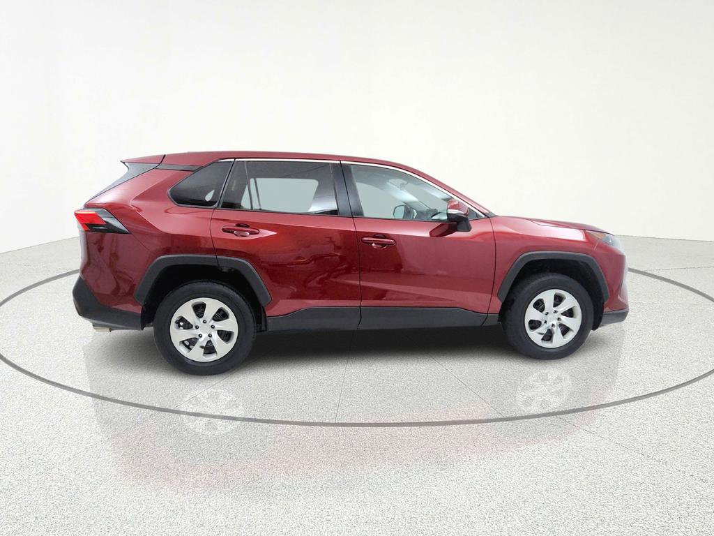 Used 2022 Toyota RAV4 LE AWD/4WD image 9